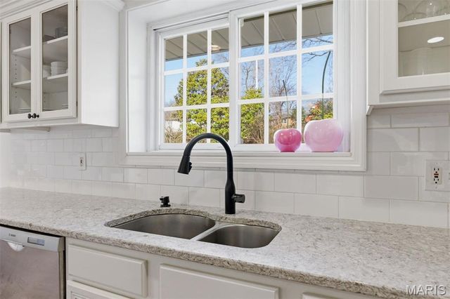 829 Renderer Drive, St Louis, MO 63122