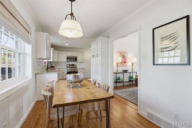 829 Renderer Drive, St Louis, MO 63122