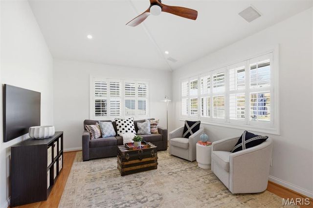 829 Renderer Drive, St Louis, MO 63122