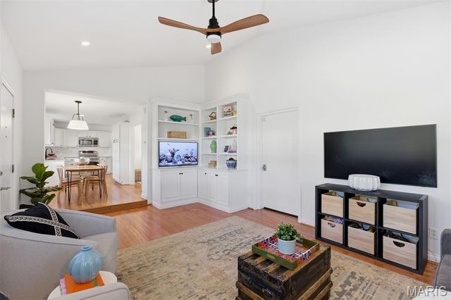 829 Renderer Drive, St Louis, MO 63122