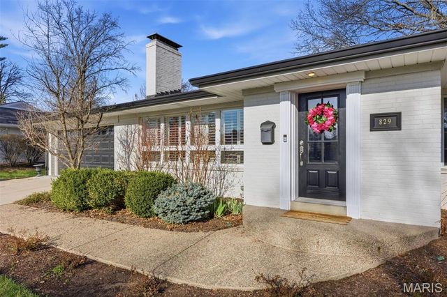 829 Renderer Drive, St Louis, MO 63122