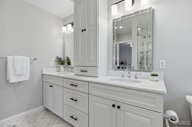 829 Renderer Drive, St Louis, MO 63122