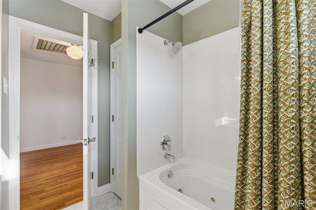 829 Renderer Drive, St Louis, MO 63122