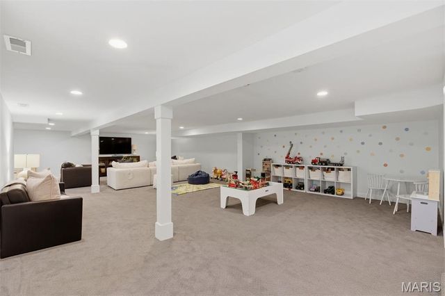 829 Renderer Drive, St Louis, MO 63122