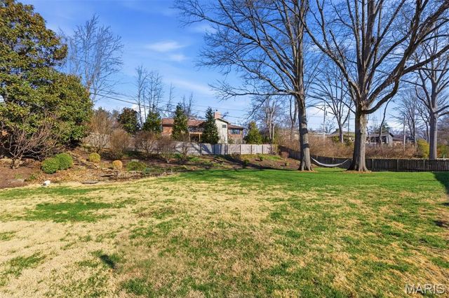 829 Renderer Drive, St Louis, MO 63122