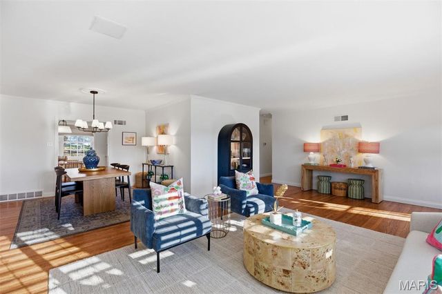 829 Renderer Drive, St Louis, MO 63122