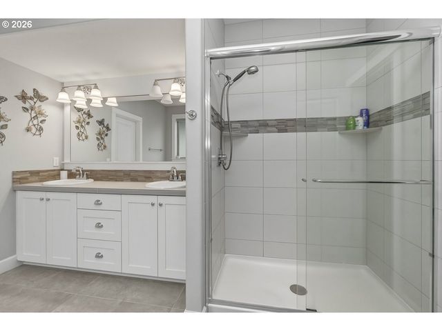 6541 Se KETCHUM St, Milwaukie, OR 97267