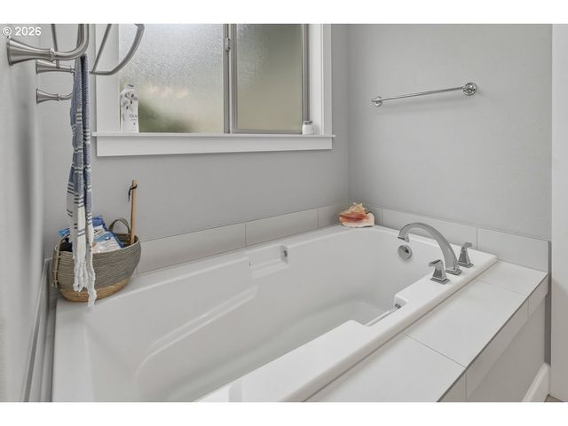 6541 Se KETCHUM St, Milwaukie, OR 97267