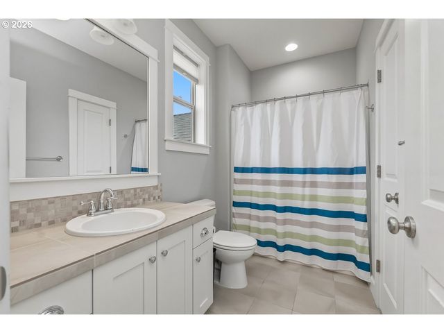 6541 Se KETCHUM St, Milwaukie, OR 97267