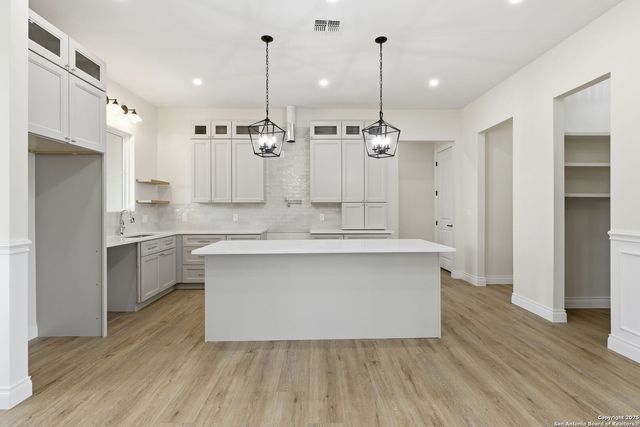 348 Valley Oak, Bandera, TX 78003