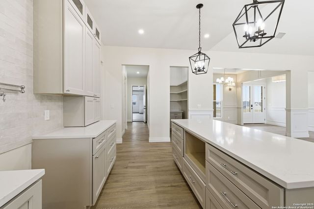 348 Valley Oak, Bandera, TX 78003