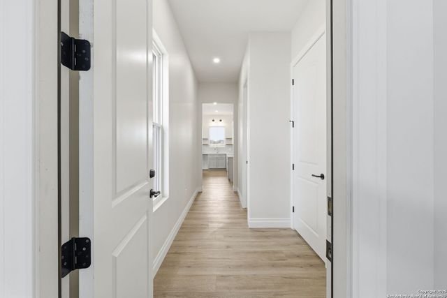 348 Valley Oak, Bandera, TX 78003