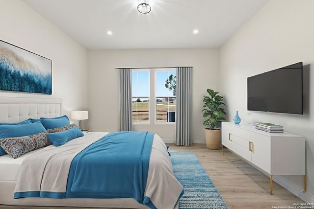 348 Valley Oak, Bandera, TX 78003