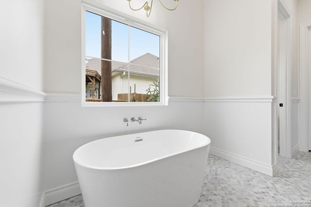 348 Valley Oak, Bandera, TX 78003