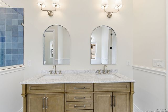 348 Valley Oak, Bandera, TX 78003