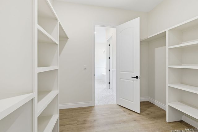 348 Valley Oak, Bandera, TX 78003