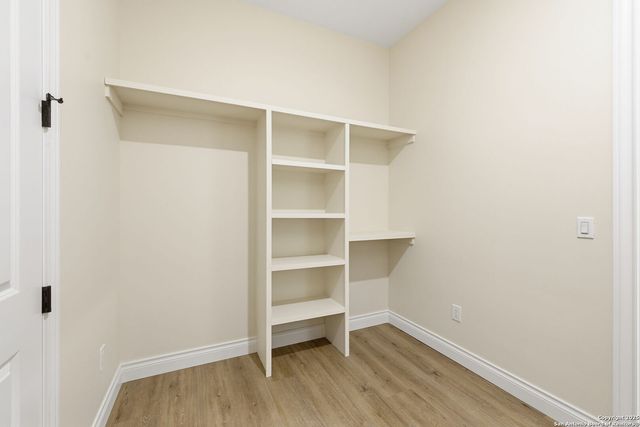 348 Valley Oak, Bandera, TX 78003