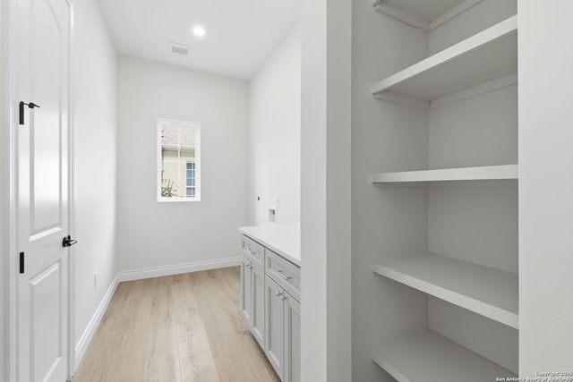 348 Valley Oak, Bandera, TX 78003