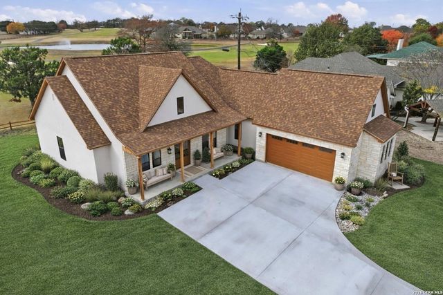 348 Valley Oak, Bandera, TX 78003