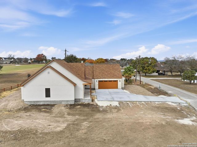348 Valley Oak, Bandera, TX 78003