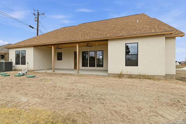 348 Valley Oak, Bandera, TX 78003