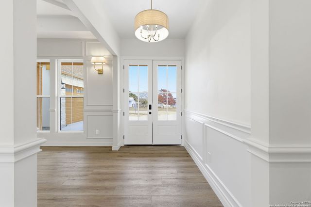 348 Valley Oak, Bandera, TX 78003