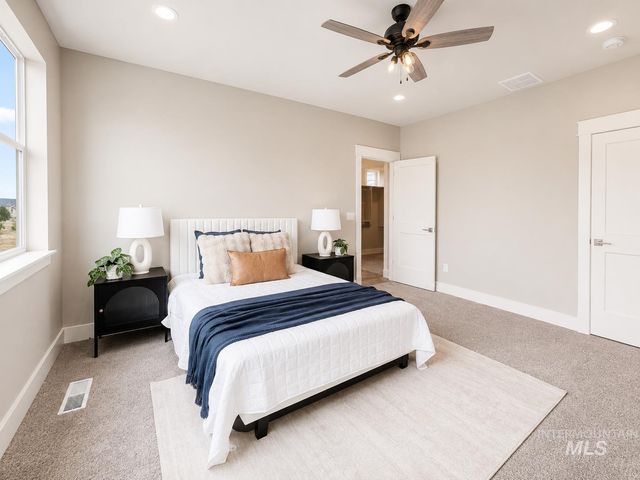 1153 S Recess Way, Kuna, ID 83634