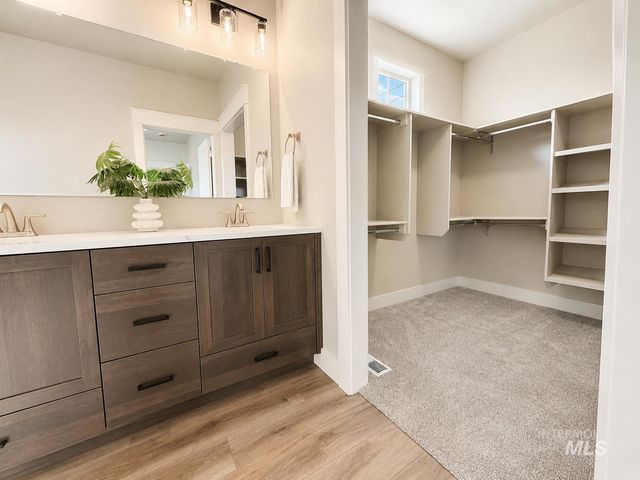 1153 S Recess Way, Kuna, ID 83634
