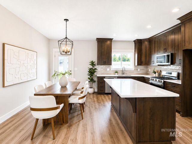 1153 S Recess Way, Kuna, ID 83634
