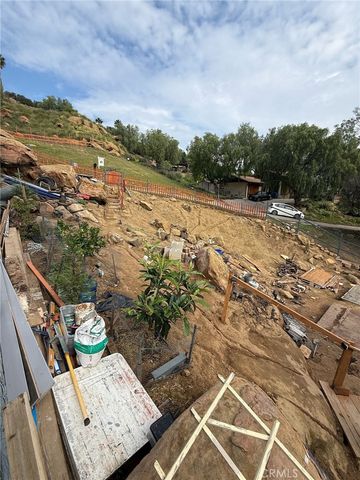 7365 Webb Rd, Chatsworth, CA 91311