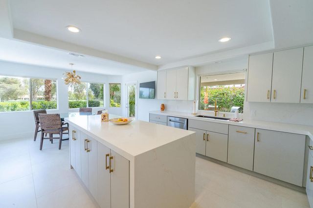 39626 Sweetwater Drive, Palm Desert, CA 92211