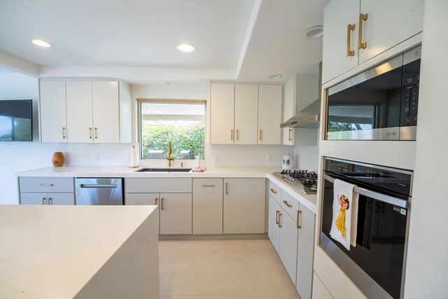 39626 Sweetwater Drive, Palm Desert, CA 92211