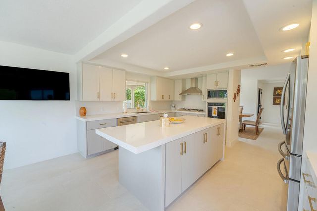 39626 Sweetwater Drive, Palm Desert, CA 92211