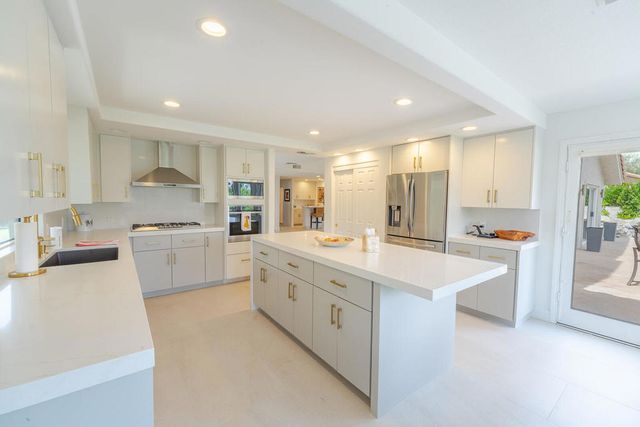 39626 Sweetwater Drive, Palm Desert, CA 92211