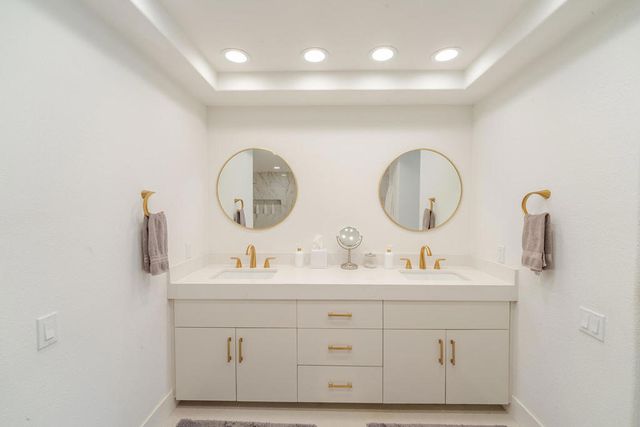 39626 Sweetwater Drive, Palm Desert, CA 92211