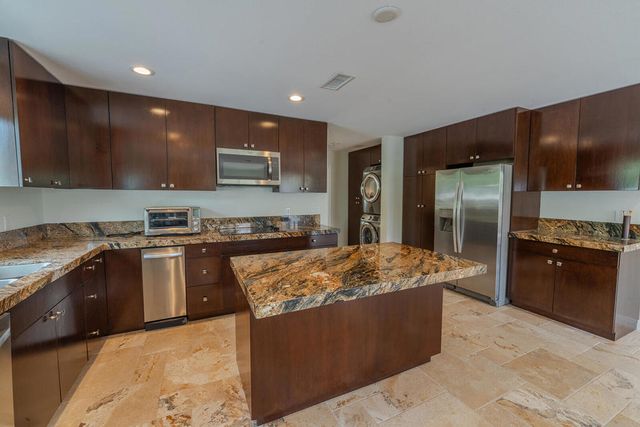 39626 Sweetwater Drive, Palm Desert, CA 92211