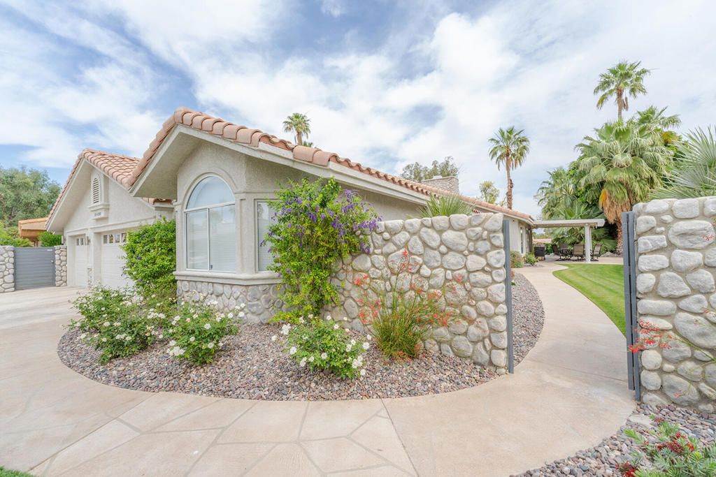 Image 4 of property listing at 39626 Sweetwater Drive, Palm Desert, CA 92211