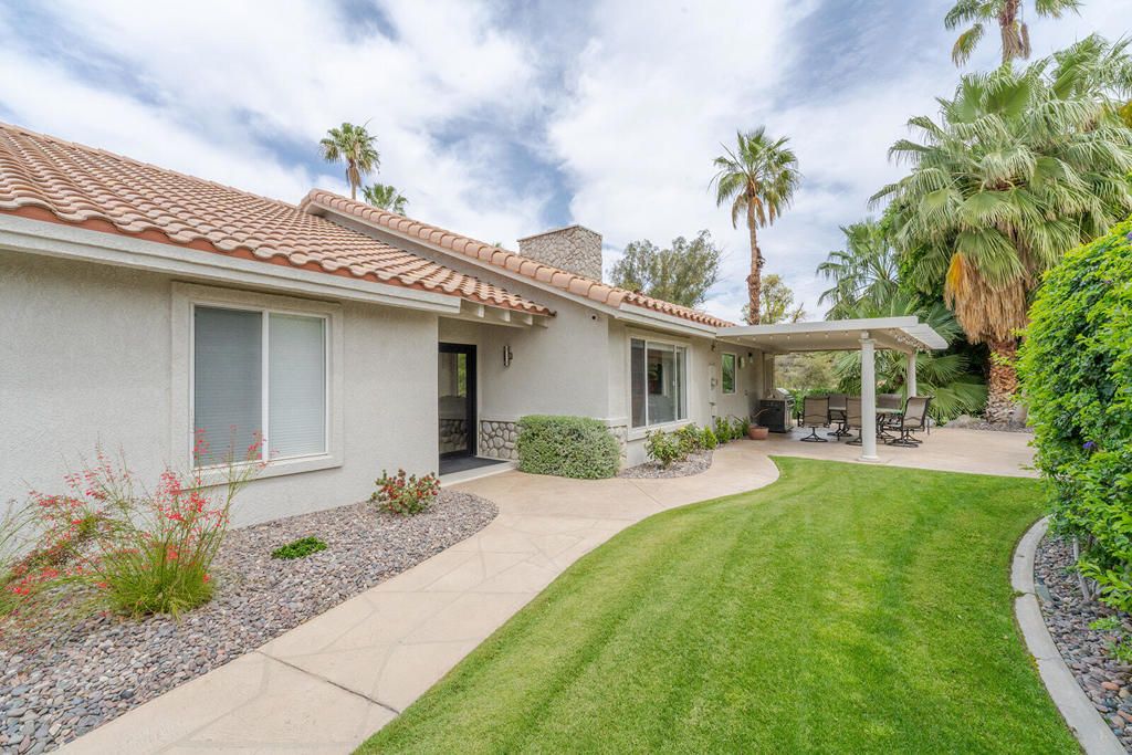 Image 5 of property listing at 39626 Sweetwater Drive, Palm Desert, CA 92211