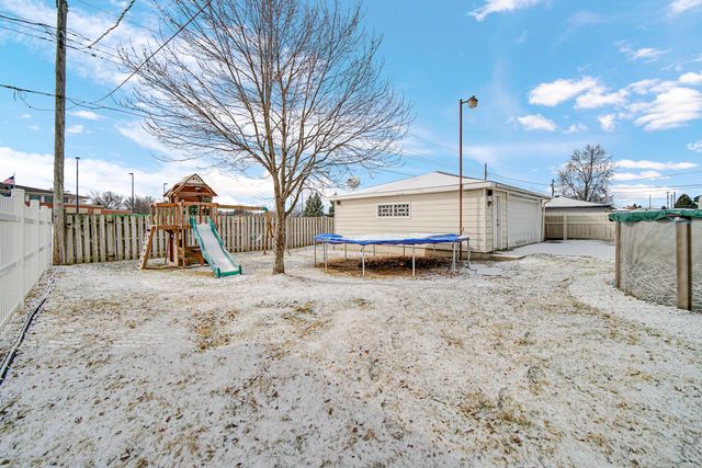 520 211th Street, Dyer, IN 46311