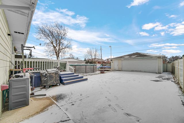 520 211th Street, Dyer, IN 46311