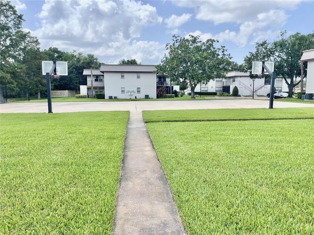 80 WINDTREE LANE 203, Winter Garden, FL 34787