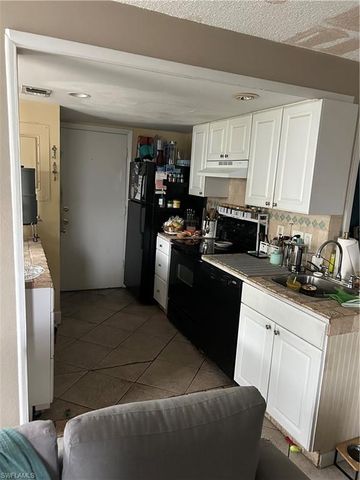 3326 New South Province BLVD # 2, Fort Myers, FL 33907