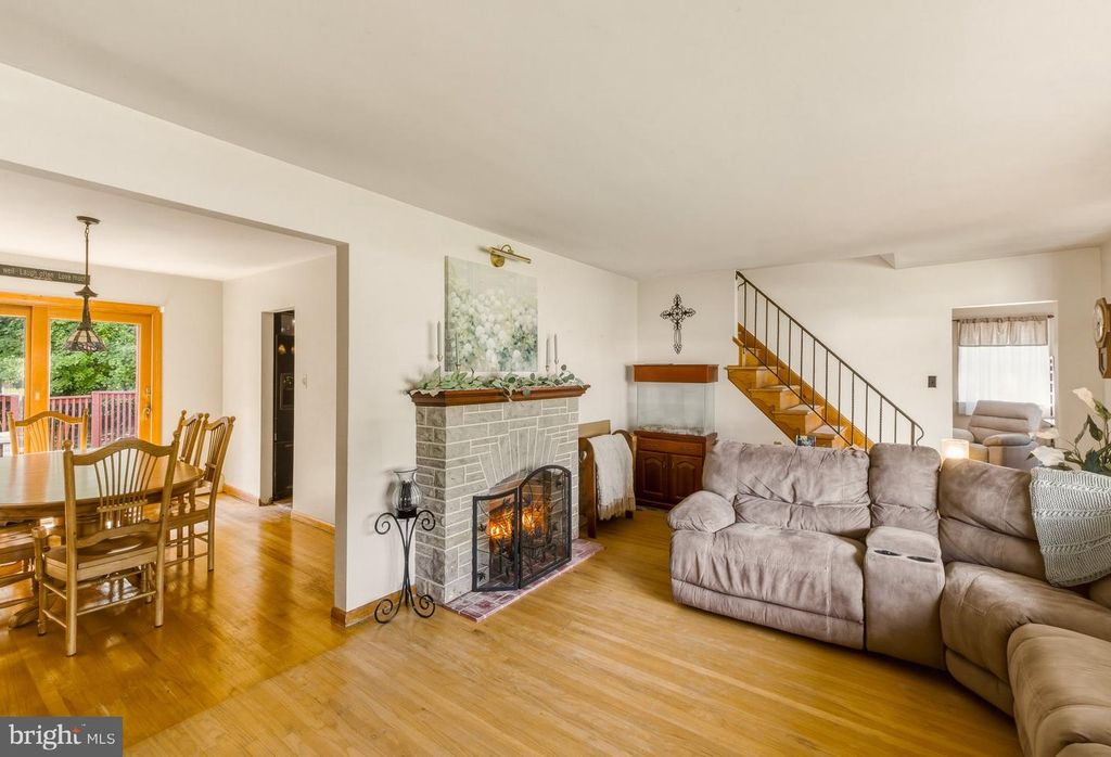 383 HESSIAN AVE, WEST DEPTFORD, NJ 08096 — photo 2