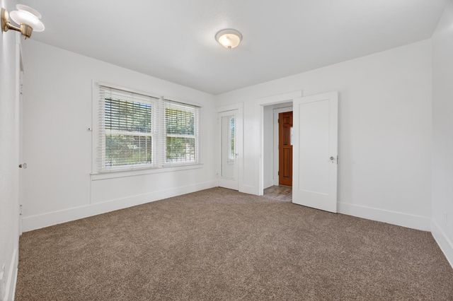 3804 E Kerckhoff Avenue, Fresno, CA 93702