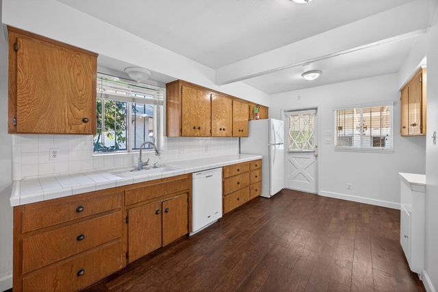 3804 E Kerckhoff Avenue, Fresno, CA 93702