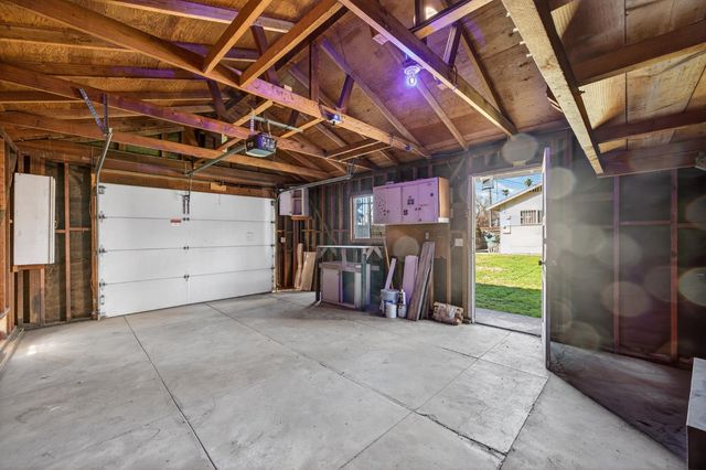 3804 E Kerckhoff Avenue, Fresno, CA 93702