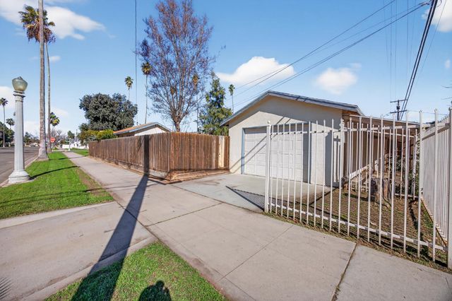 3804 E Kerckhoff Avenue, Fresno, CA 93702