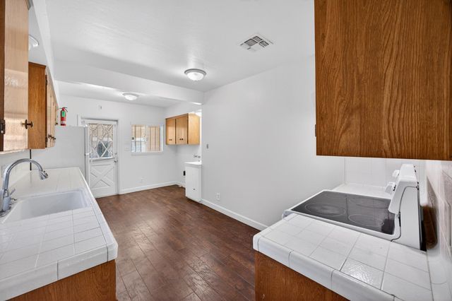 3804 E Kerckhoff Avenue, Fresno, CA 93702