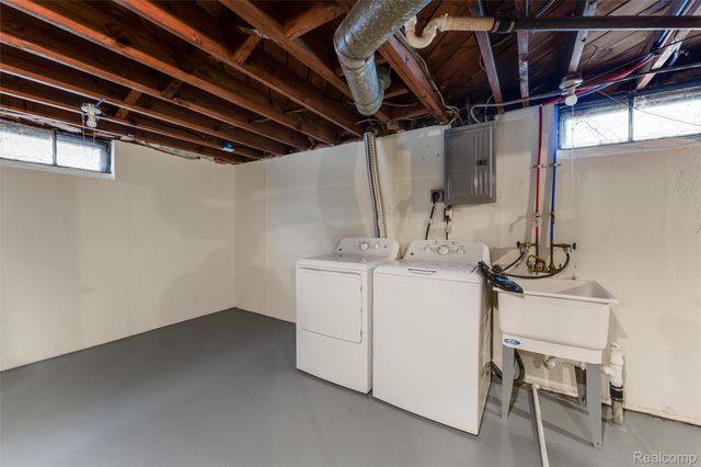 1647 BANBURY Street, Birmingham, MI 48009