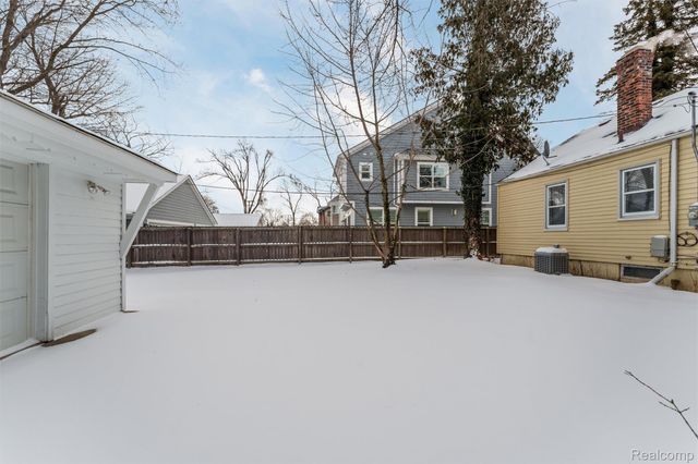 1647 BANBURY Street, Birmingham, MI 48009